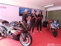 Aksi Gading Marten & Ratusan Bikers Honda CBR di Sentul