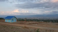 Harga kontrak Huntap, kata Khalawi, sesuai dengan penyaluran bantuan Huntap bagi pengungsi bencana alam seperti di Lombok, Palu, Banten dan daerah lainnya adalah Rp 50 juta.