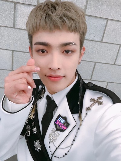 Hongjoong personel ATEEZ. Foto: Dok. Twitter Hongjoong personel ATEEZ. Foto: Dok. Twitter