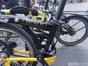 Kata Sandiaga Uno Soal Bedanya Naik Brompton Vs Polygon