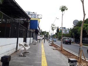 Ada Bangku Taman, Trotoar Cikini Makin Rapi Usai Direvitalisasi