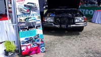 Pemilik mobil Mercy eks Gus Dur, Leverici (45) menjelaskan, bahwa mobil tersebut ia beli pada tahun 2012 dari Pondok Pesantren (ponpes) Tebuireng Jombang. Menurutnya, ia bisa mendapatkan mobil tersebut karena memiliki jalinan relasi dengan salah satu pengurus ponpes. Foto: Pradito Rida Pertana