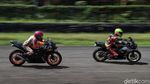 Aksi Adu Geber Pebalap di CBR Race Day 2019