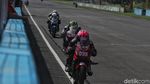 Aksi Adu Geber Pebalap di CBR Race Day 2019