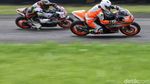 Aksi Adu Geber Pebalap di CBR Race Day 2019