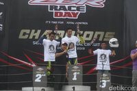 Aksi Gading Marten & Ratusan Bikers Honda CBR di Sentul