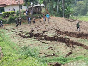 Ini Penampakan Pergerakan Tanah di Bandung Barat