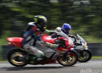 Aksi Gading Marten & Ratusan Bikers Honda CBR di Sentul