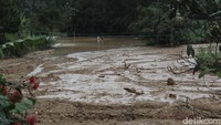 Begini penampakan danau lumpur dadakan yang menerjang lahan persawahan warga Kampung Hegarmanah, Desa Cilangari, Kecamatan Gununhalu, Kabupaten Bandung Barat, Jawa Barat.