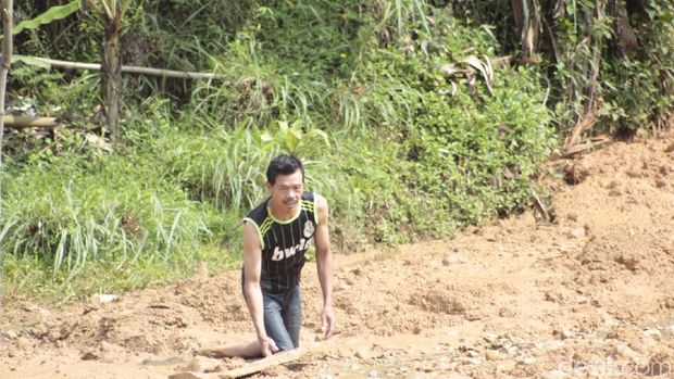 60 Jiwa Terisolasi Danau Lumpur di Cilangari Bandung Barat