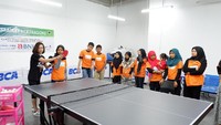 Evi yang menjuarai Kejuaraan Tenis Meja Asia tingkat junior pada 1983 di Korea Selatan menjelaskan dasar-dasar bermain tenis meja. Turnamen tenis meja antar media ini didukung dunia usaha nasional Bank BNI, Bank Mandiri, Bank Mandiri Syariah, Bank BCA, MNC Bank, selain itu juga mendapat dukungan dari sektor usaha lain yakni dari BPJS Kesehatan, Topi Koki, Mandiri Inhealt, XL Axiata, Donic, Irfindo, dan Herbalife.