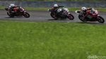 Aksi Adu Geber Pebalap di CBR Race Day 2019