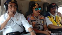 Setelah itu, ia melanjutkan kunjungannya ke proyek pembangunan Cisumdawu.