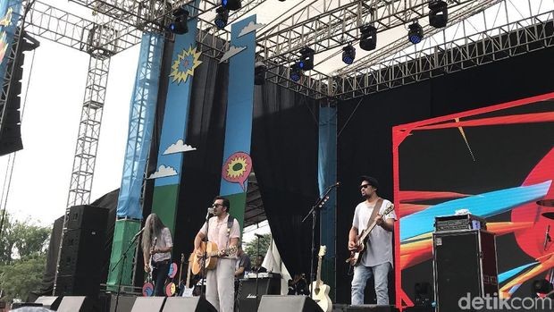 Menikmati Sore Bersama Naif di Joyland 2019 