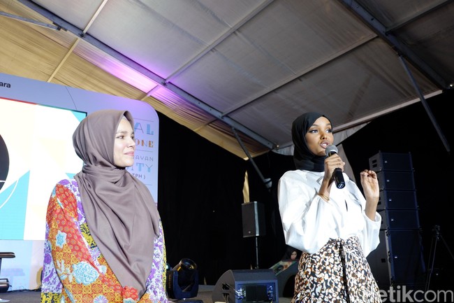 Halima Adenn dikenal seluruh dunia ketika menjadi wanita Somalia-Amerika pertama yang berkompetisi dan menjadi semi-finalis dalam kontes kecantikan Miss Minnesota USA. Setelah keikutsertaannya dalam kontes tersebut, Halima mendapat perhatian publik dan dikontrak oleh agensi model internasional, IMG Models. Foto: Gresnia Arela/Wolipop