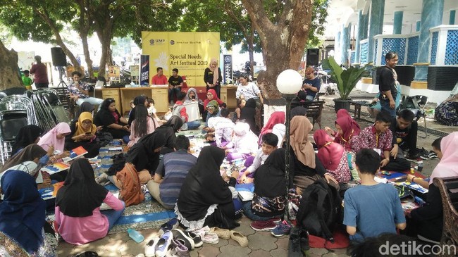 Ekspresi Anak Berkebutuhan Khusus dalam Bidang Seni Rupa