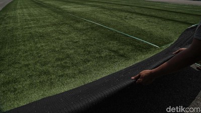 Melihat Pembangunan Lapangan Sepakbola Muara Angke