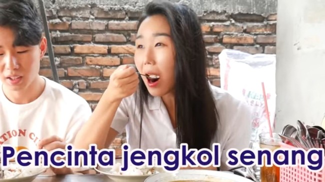 Jengkol Dianggap Ekstrem, Tapi 5 Orang Asing Ini Berani Mencicipnya!