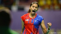 Dengan demikian, medali emas bulutangkis tunggal putri jadi milik Malaysia.