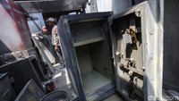 Penggunaan brankas sendiri biasanya dicari oleh para pemilik toko, perbankan, rumahan hingga tempat ibadah.
