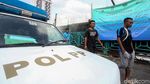 Antisipasi PKL Mangkal, Satpol PP Berjaga di Trotoar Senen