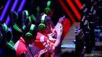 Di babak penentuan, Tim Indonesia harus mengakui kehebatan Filipina dan harus kalah denghan skor 2-3.