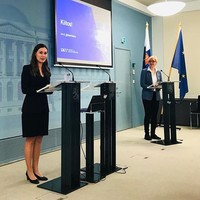 Sanna adalah wanita ketiga yang menjadi pemimpin di Finlandia. Partai Sosial Demokrat yang menaunginya menjadi partai pemenang pemilu pada April lalu sehingga bisa memilih perdana menteri yang memimpin pemerintahan. Foto: Instagram/@sannamarin