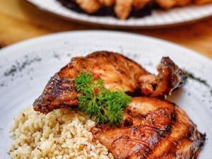 Mau Makan Roasted Chicken yang Empuk Gurih? Mampir Saja ke 5 Tempat Ini