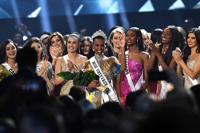 Dia telah mendedikasikan kampanye media sosial untuk mengubah naratif mengenai stereotipe terkait gender. Dia sangat bangga mengadvokasikan kecantikan natural dan mendukung wanita untuk mencintai diri mereka sendiri, ungkap biografinya di situs Miss Universe. Foto: Paras Griffin/Getty Images