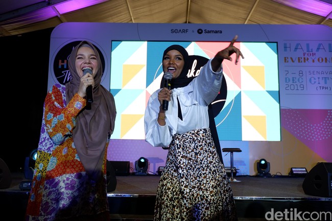  Halima Aden menjadi tamu spesial Jakarta Halal Things Conference akhir pekan kemarin. Halima yang dikenal sebagai hijabers inspiratif dari Amerika Serikat itu untuk pertamakalinya menginjakkan kakinya ke Indonesia. Melalui Instagram, dia pun menulis tidak sabar kembali ke Indonesia setelah kunjungan perdananya ini. Foto: Gresnia Arela/Wolipop