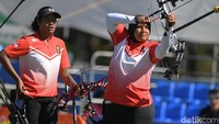 Tim panahan putri Indonesia meraih medali perak setelah kalah melawan tim putri Thailand.