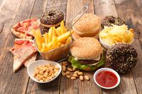 Makan Junk Food dan Tetap Langsing? Ikuti Tips Ahli Gizi Ini
