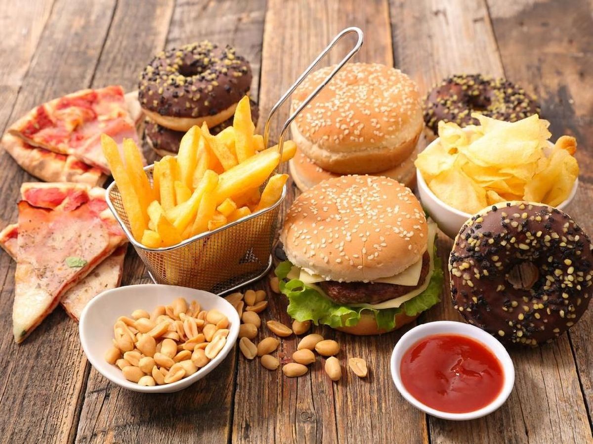 Penggemar 'Junk Food', Simak Nih Efek Samping dan Tips Makannya