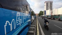 Selain untuk memberikan rasa nyaman dan aman bagi para pejalan kaki yang melintasi trotoar kawasan Senen, relokasi PKL itu juga dilakukan agar kawasan tersebut menjadi lebih tertib.