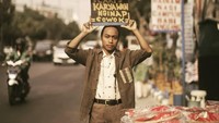 Aktor kelahiran Jepara ini sukses mencuri perhatian banyak orang, lewat kemampuannya berperan dalam film Kucumbu Tubuh Indahku. Foto: Instagram @_riop_ & @muhammad.khan