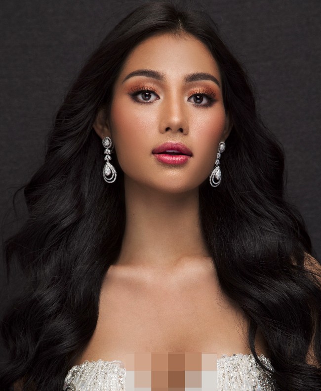 Swe Zin memulai karier kontes kecantikannya sejak 2016 setelah mengikuti Miss Supranational Myanmar, dan masuk Top Ten dan menang Miss Personality. Swe Zin kembali berkompetisi di 2019 dan memenangkan gelar Miss Myanmar 2019.  Foto: Miss Universe