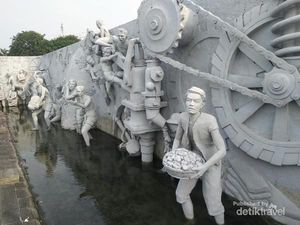 Etos Kerja Tinggi Tercermin dari Relief Taman Monas, Tahu?