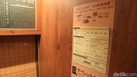 Kertas menu berisi tambahan topping yang bisa kamu pilih untuk melengkapi kenikmatan makan ramen (Randy/detikcom)