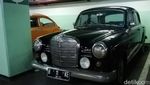 Parkiran Apartemen Tanah Abang Sesak Mobil Klasik