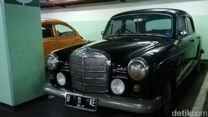 Parkiran Apartemen Tanah Abang Sesak Mobil Klasik