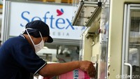 Pabrik di kawasan Industri GT Tech Park, Karawang, ini dilengkapi dengan teknologi terbaru guna meningkatkan produksi di pabrik tersebut.