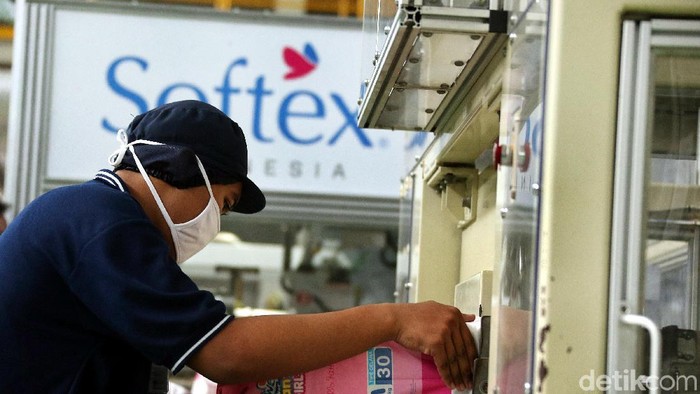 PT Softex Indonesia memiliki pabrik baru di Karawang, Jabar. pabrik itu dilengkapi dengan sejumlah teknologi baru untuk menunjang produksi di pabrik tersebut.