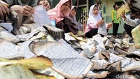 Kondisi tiap lembar Alquran itu memang sudah rusak parah, sebagian lembaran tampak hangus terbakar.