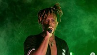 Namanya mulai melesat pada 2018 lalu saat merilis lagu Lucid Dreams yang dibuatnya dalam waktu 15 menit. Dok. Instagram/juicewrld999