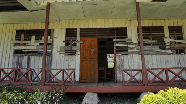 Nestapa Guru Pedalaman Papua yang Mengajar 6 Kelas Sendirian