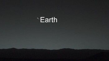 Bumi dilihat dari Mars. Foto: Bored Panda