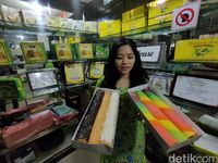 Manis Wangi Bolu Gulung Beroles Durian Medan yang Mantap