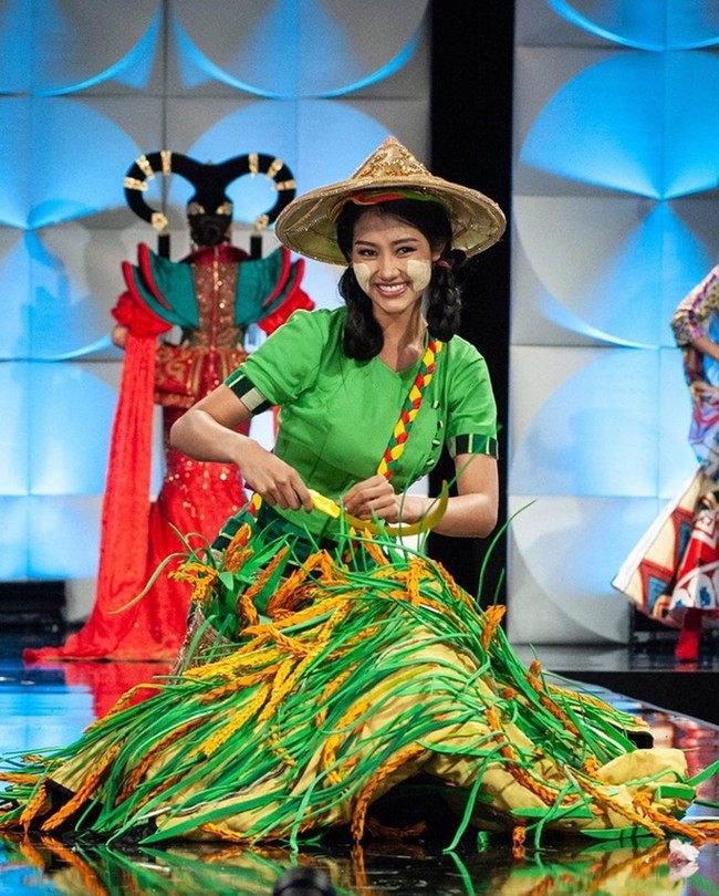 Dia mengutarakan tentang menjadi lesbian dalam blog Missology pada 29 November. Swe Zin mengaku telah tiga tahun ini pacaran dengan seorang penyanyi bernama Gae Gae.  Foto: dok. Instagram @missuniversemyanmar