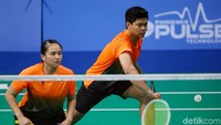 Setelah tiga kali match point, Praveen/Melati akhirnya menang setelah pengembalian Goh atas servis Praveen jauh melebar dari lapangan.