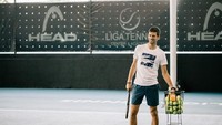 Di akademi itu, Djokovic bertemu dengan mantan petenis Marinko Matosevic yang terlibat di sana. Matosevic dulu sempat menghuni peringkat 39 dunia yang merupakan posisi terbaik dalam kariernya. (Foto: Liga Tennis)